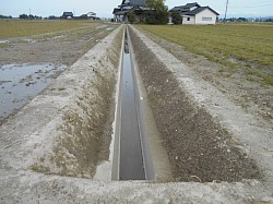 民間　水路改修工事　完成